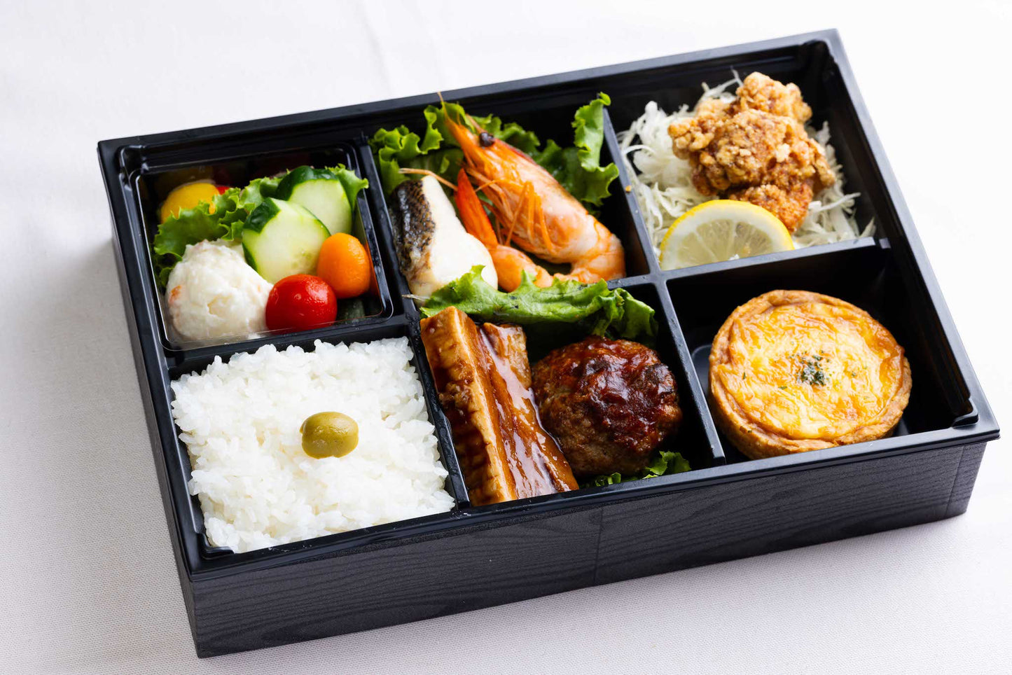 【お持ち帰り】こだわりお料理スペアリブの洋食弁当